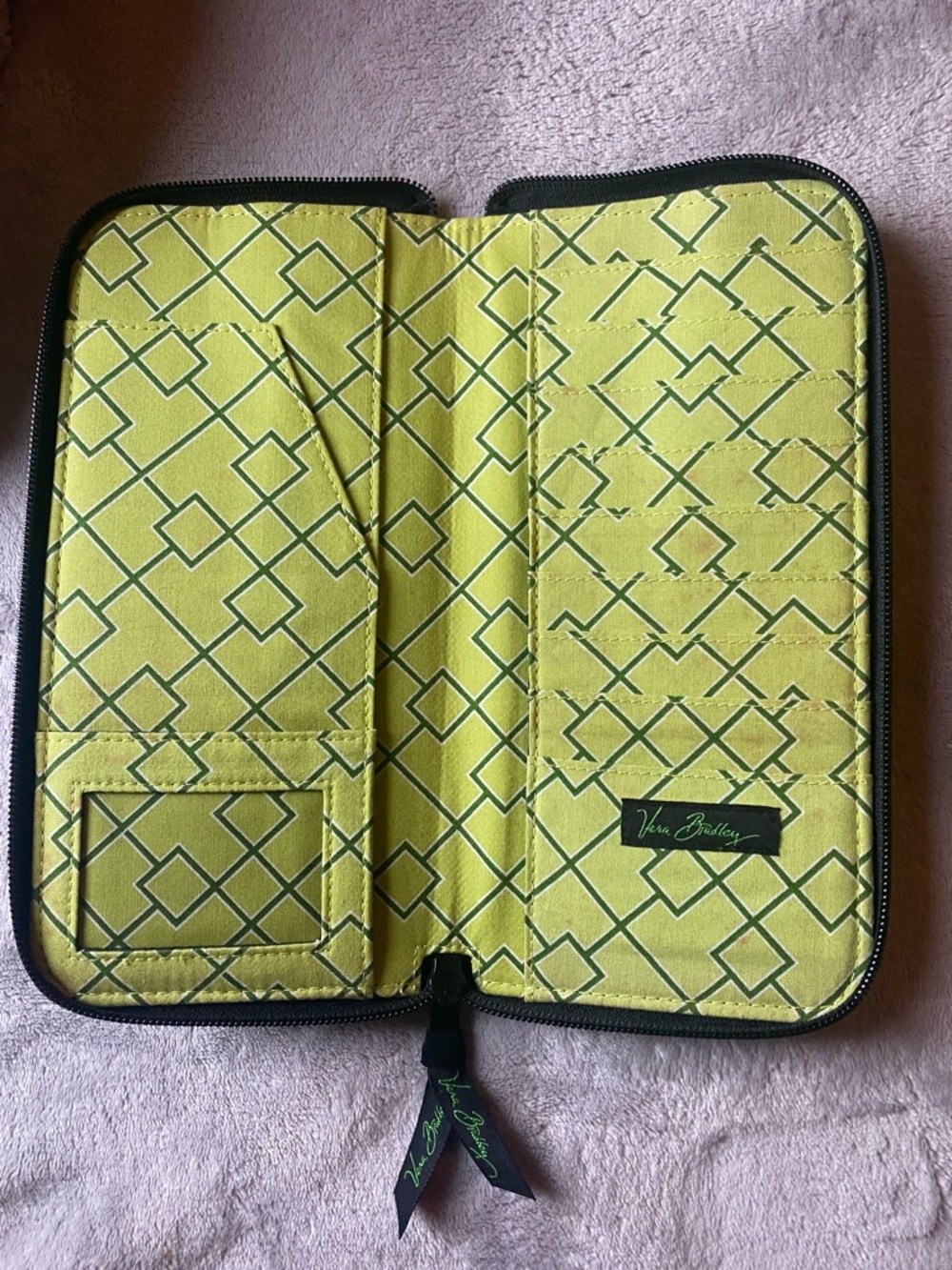 Vera Bradley Black Floral Quilted Zip Card and passport organizer case - Picture 2 of 5